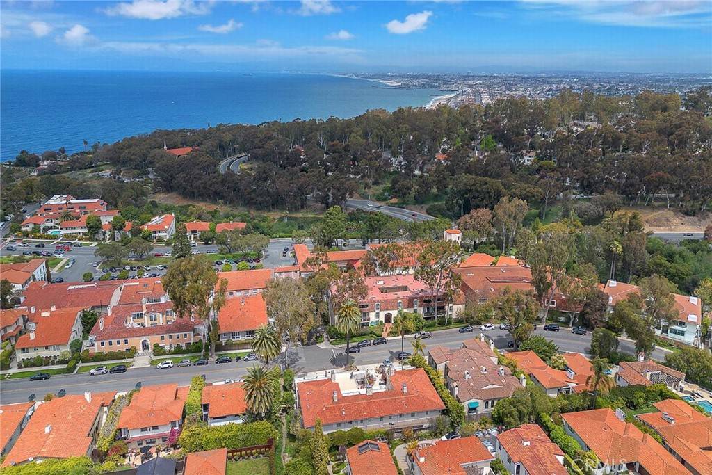 Palos Verdes Estates, CA 90274,2486 Via Campesina