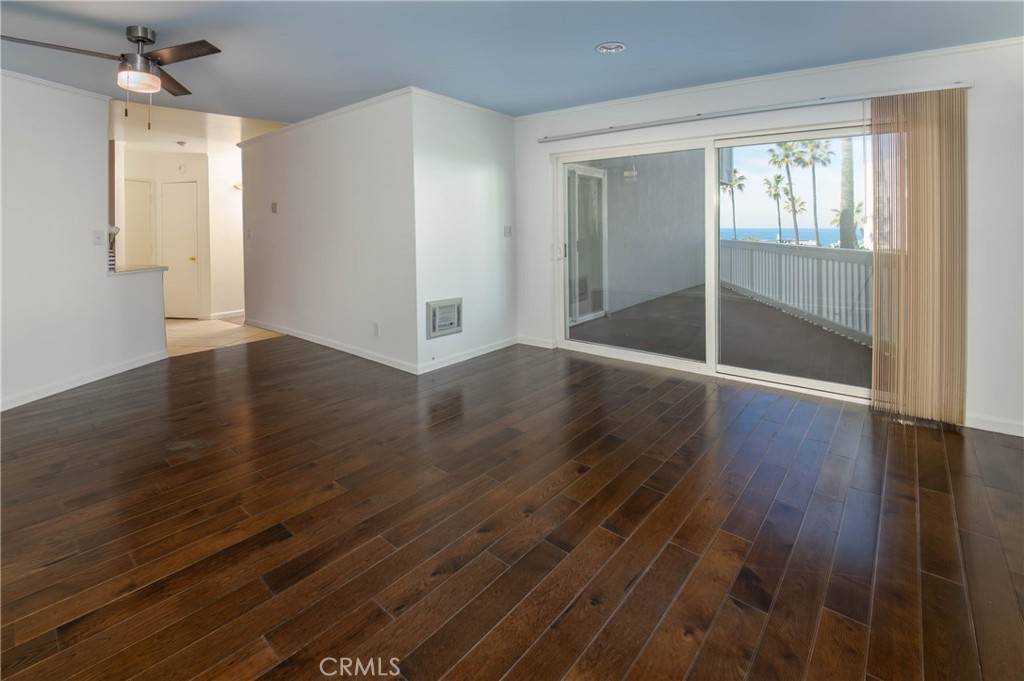 Redondo Beach, CA 90277,640 The Village #104
