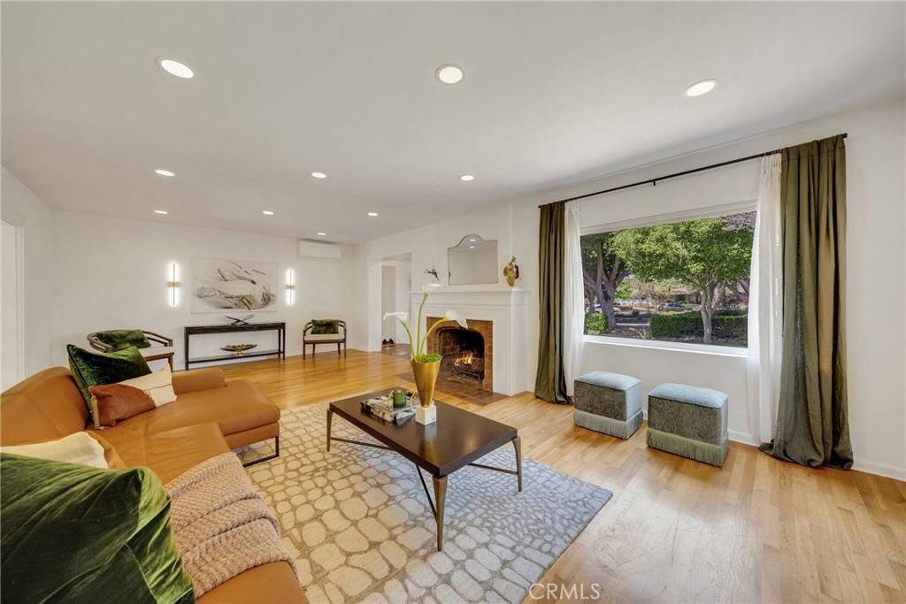 Long Beach, CA 90807,440 W San Antonio DR