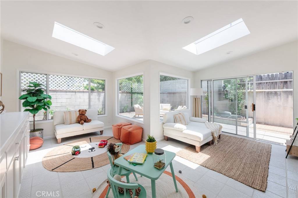 Hawthorne, CA 90250,5320 W 142nd PL