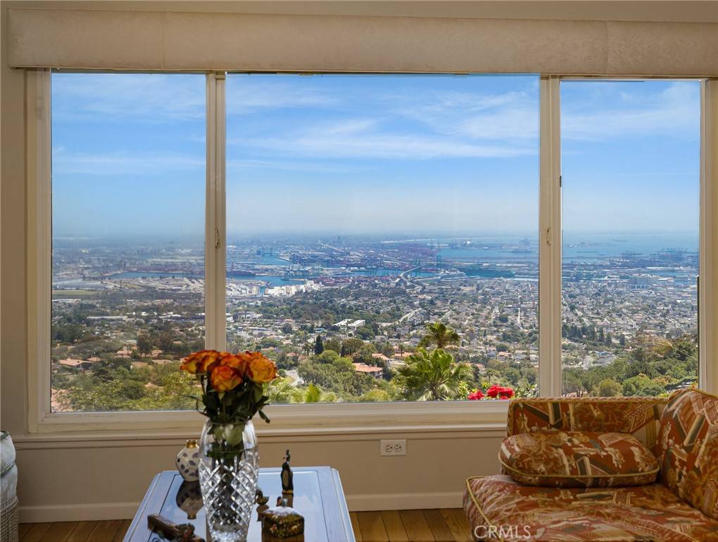 Rancho Palos Verdes, CA 90275,30040 Grandpoint LN