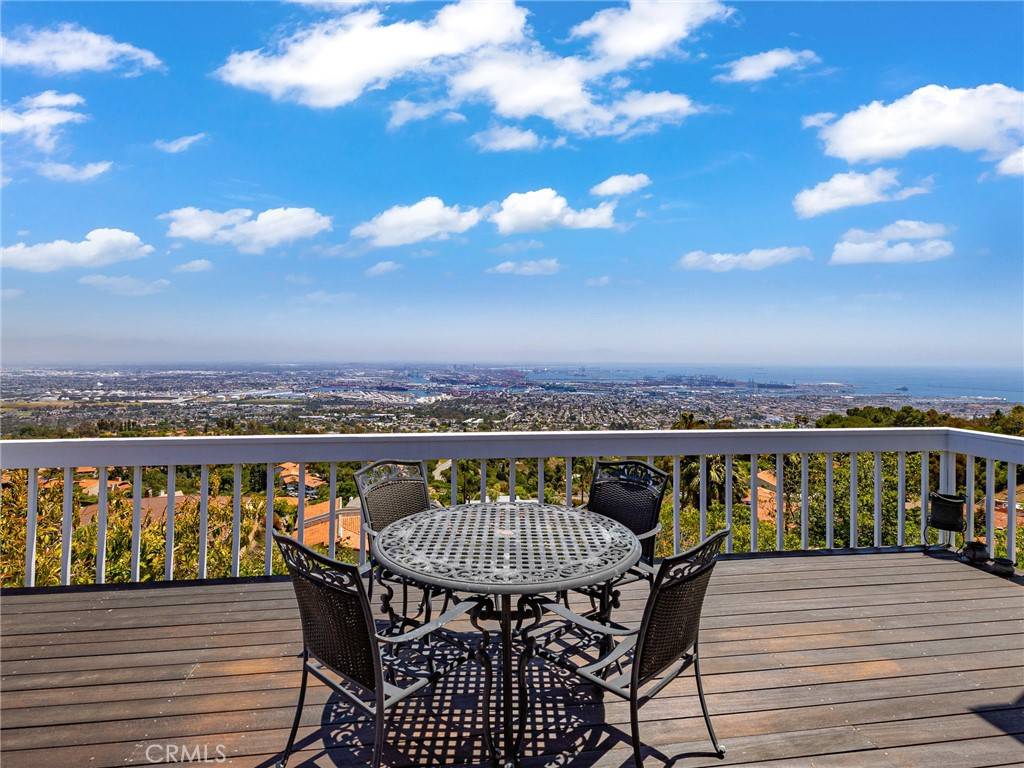 Rancho Palos Verdes, CA 90275,30040 Grandpoint LN