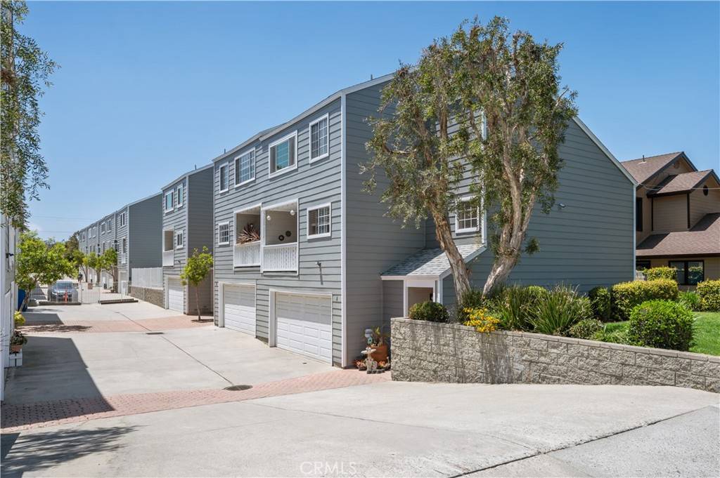 Lomita, CA 90717,25839 Cypress ST #B