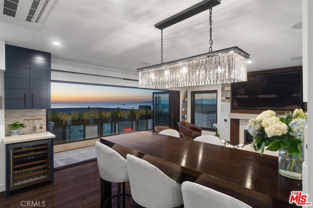 Manhattan Beach, CA 90266,232 30th PL