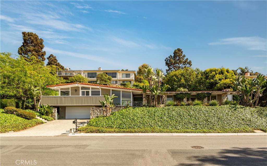 Palos Verdes Estates, CA 90274,360 Via Almar