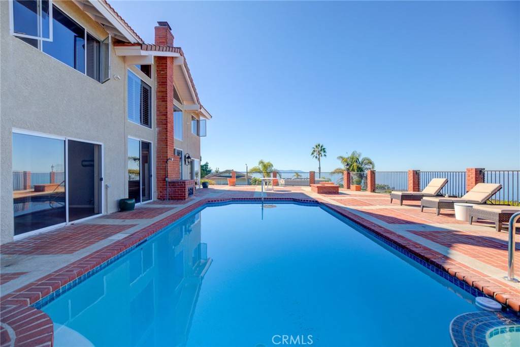 Rancho Palos Verdes, CA 90275,28927 Doverridge DR