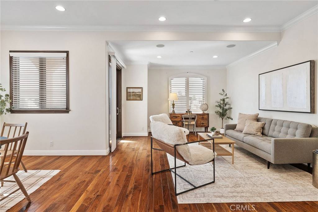 Manhattan Beach, CA 90266,424 Marine AVE