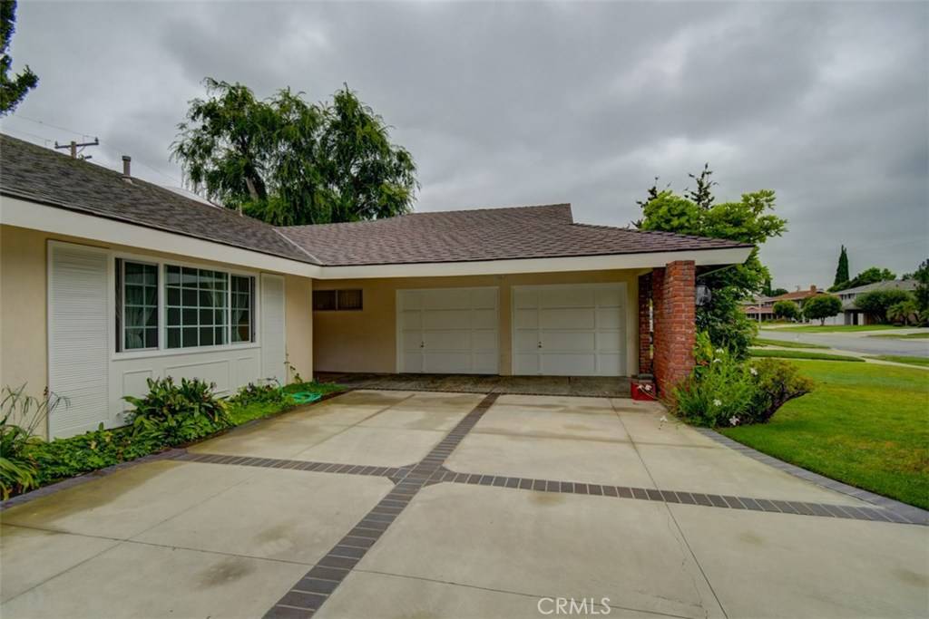 Tustin, CA 92780,17632 Orange Tree LN