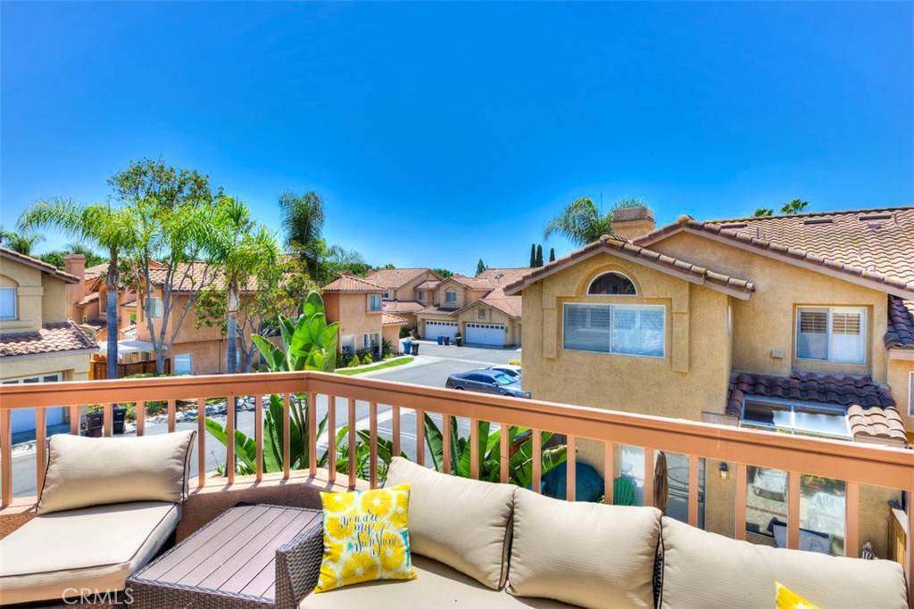 Aliso Viejo, CA 92656,28 Pappagallo