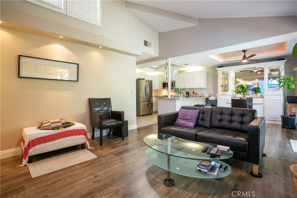 Costa Mesa, CA 92626,3424 Pinebrook #86