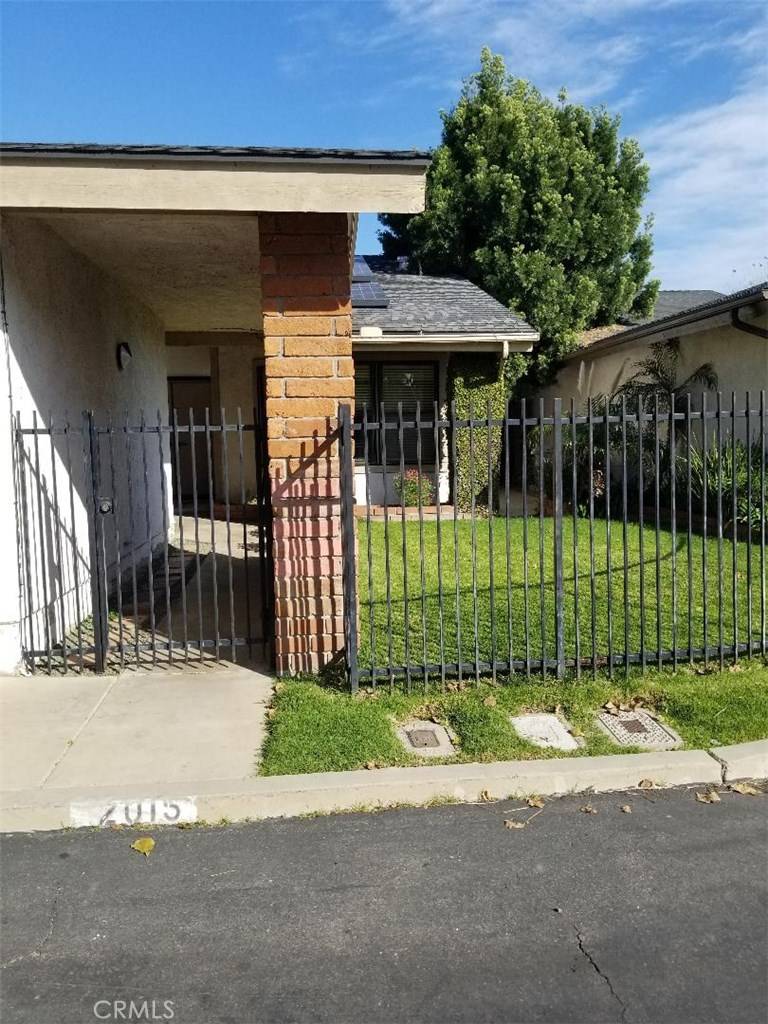 Santa Ana, CA 92701,2015 Barclay CT