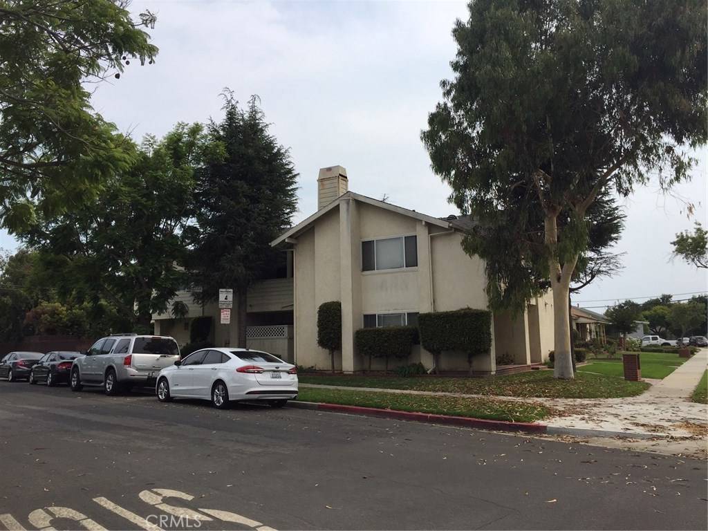 Long Beach, CA 90815,2044 San Anseline