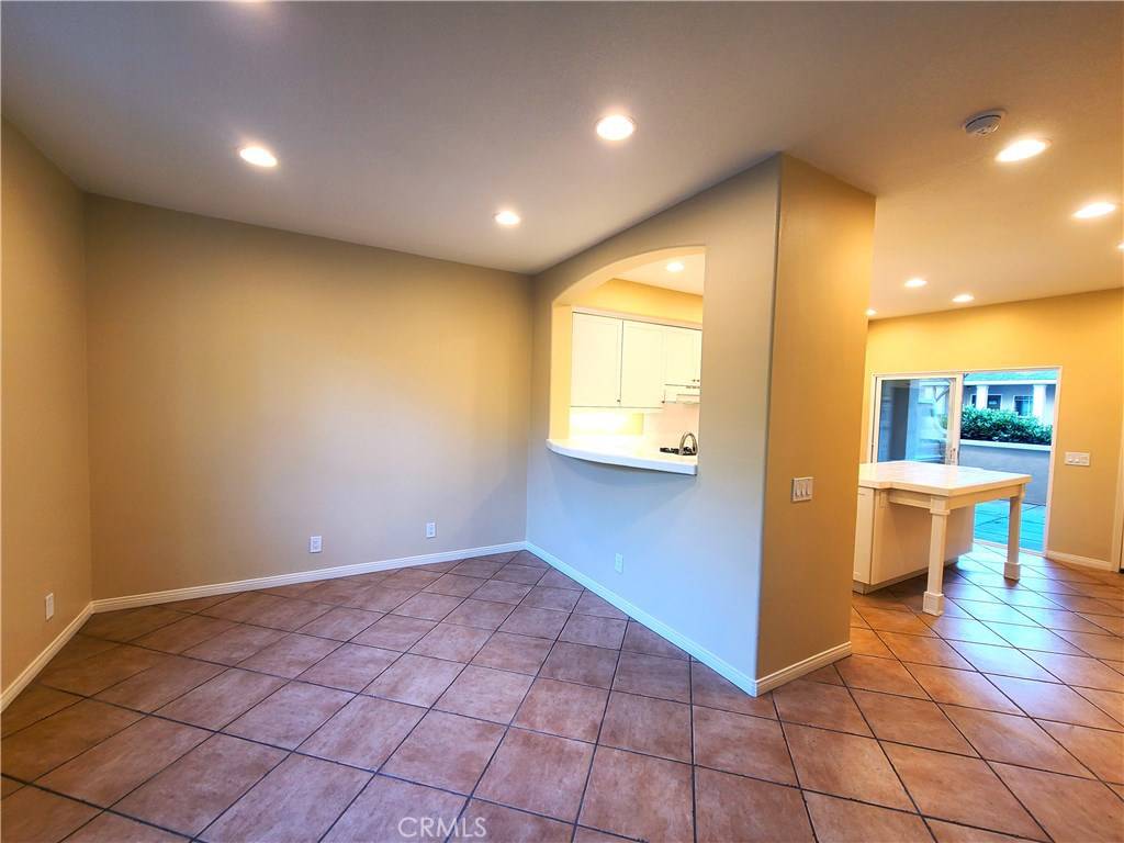 Irvine, CA 92602,56 Burlingame