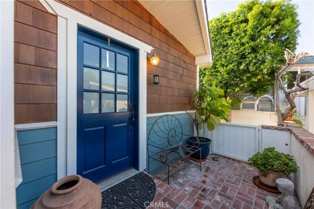 Newport Beach, CA 92660,14 Saratoga