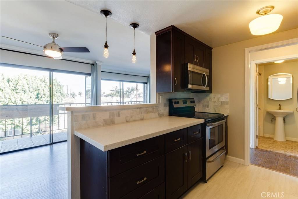 Long Beach, CA 90803,2015 E Broadway #307