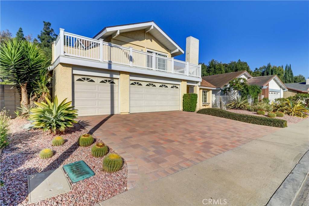 Costa Mesa, CA 92626,988 Azalea DR