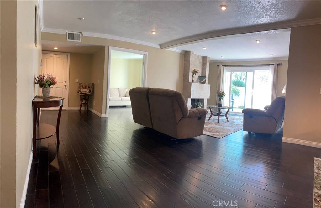 Costa Mesa, CA 92626,927 Hyde CT