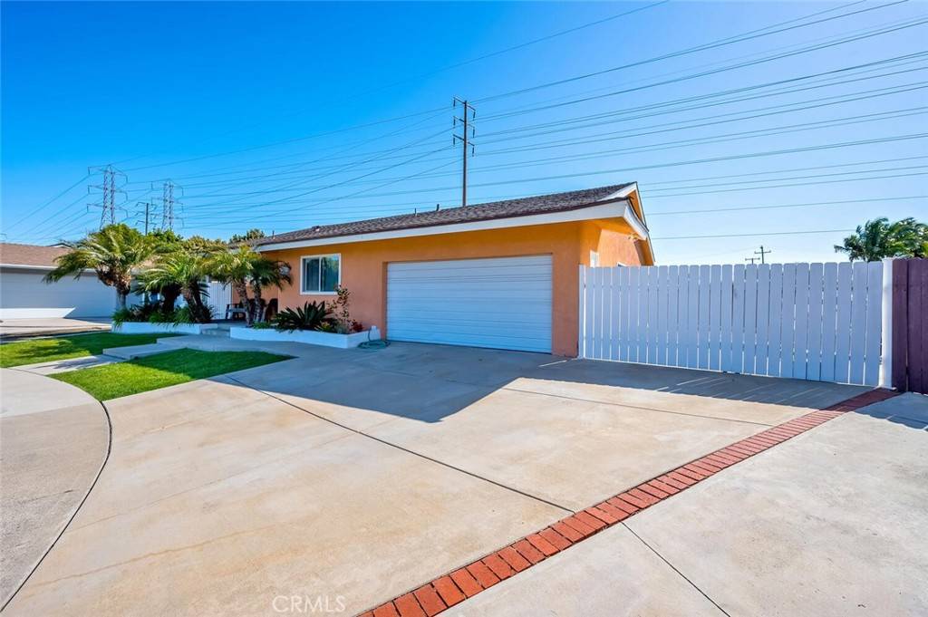 Huntington Beach, CA 92647,16842 Lucia LN