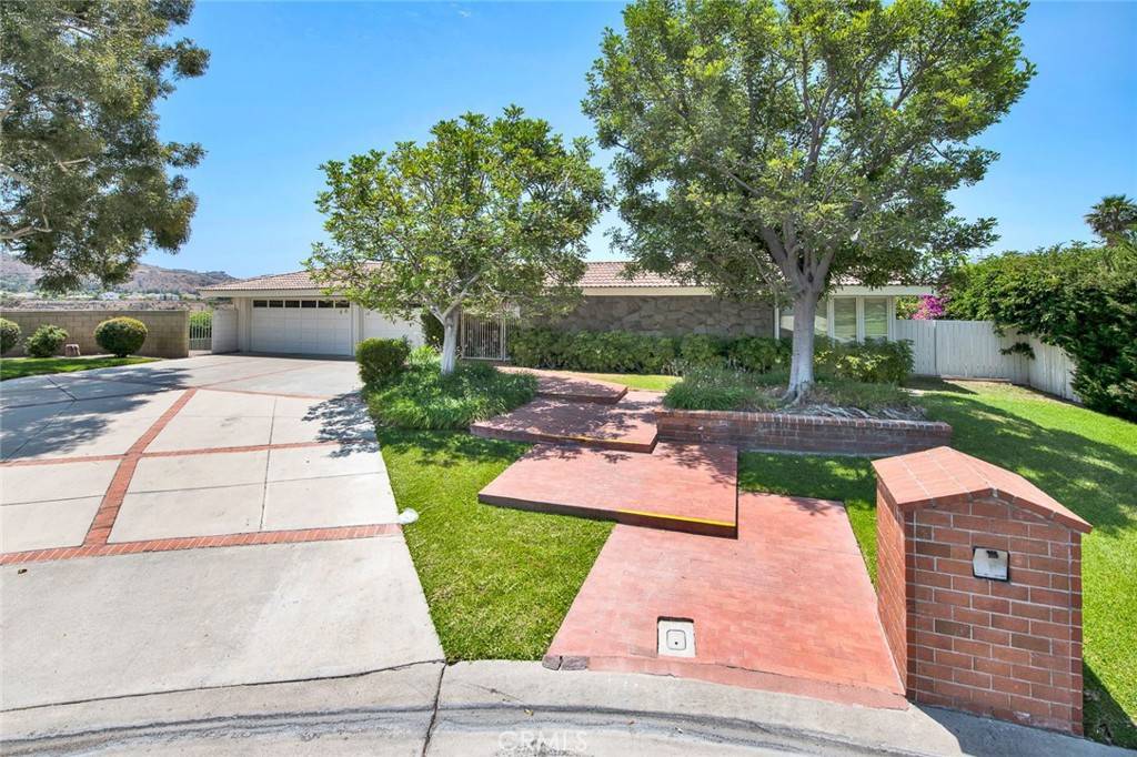 Villa Park, CA 92861,18512 E Lincoln CIR