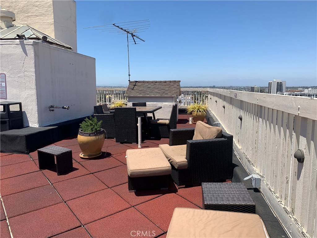 Long Beach, CA 90802,315 W 3rd ST #5A