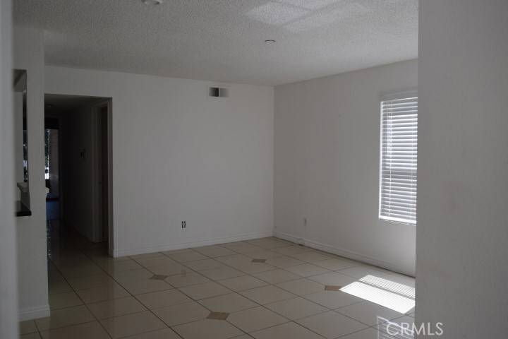 Santa Ana, CA 92701,304 E Chestnut AVE #209