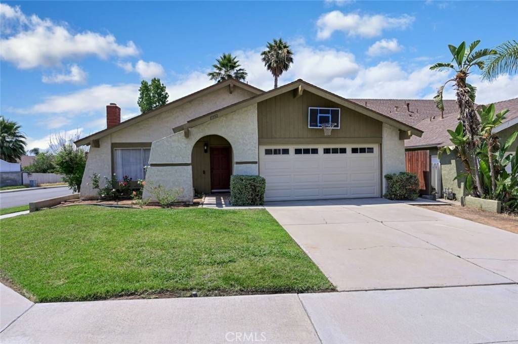 Yorba Linda, CA 92886,17352 Chicago AVE