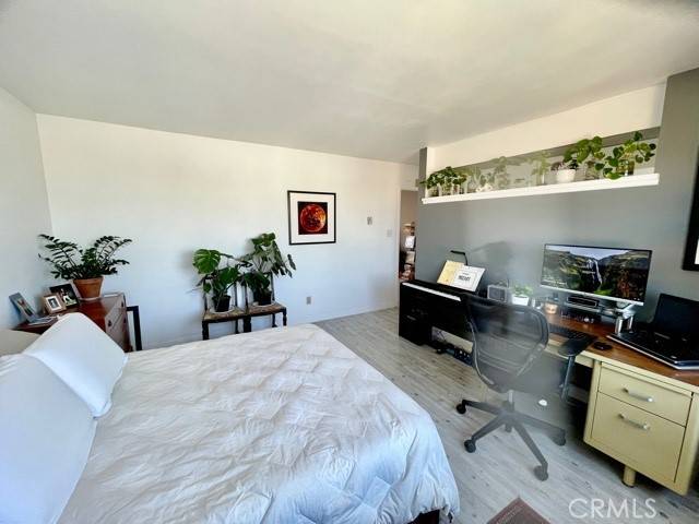 Long Beach, CA 90803,5959 E Naples #303