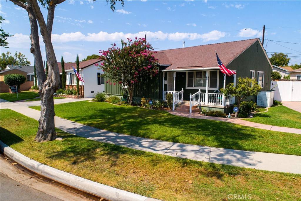 Lakewood, CA 90712,2443 Yearling ST