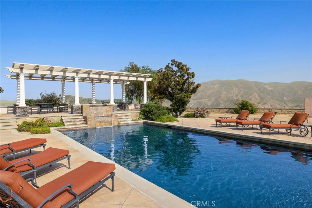 Yorba Linda, CA 92887,5470 Blue Ridge DR