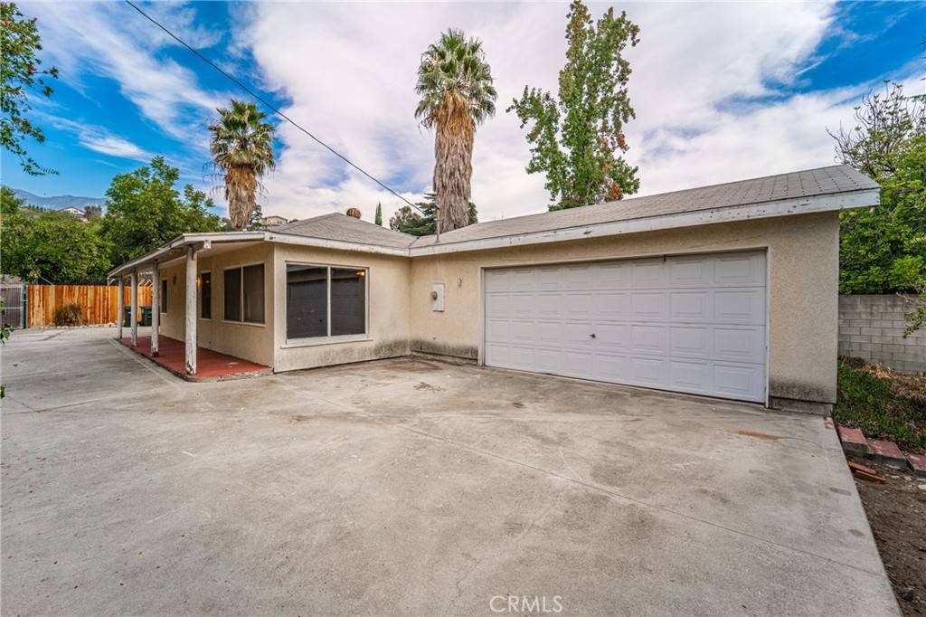 Montrose, CA 91020,2348 Caldero LN