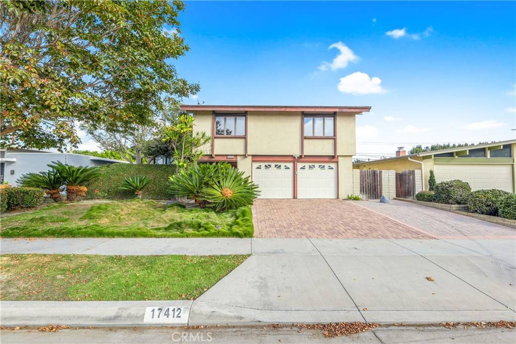 Huntington Beach, CA 92647,17412 La Mesa LN