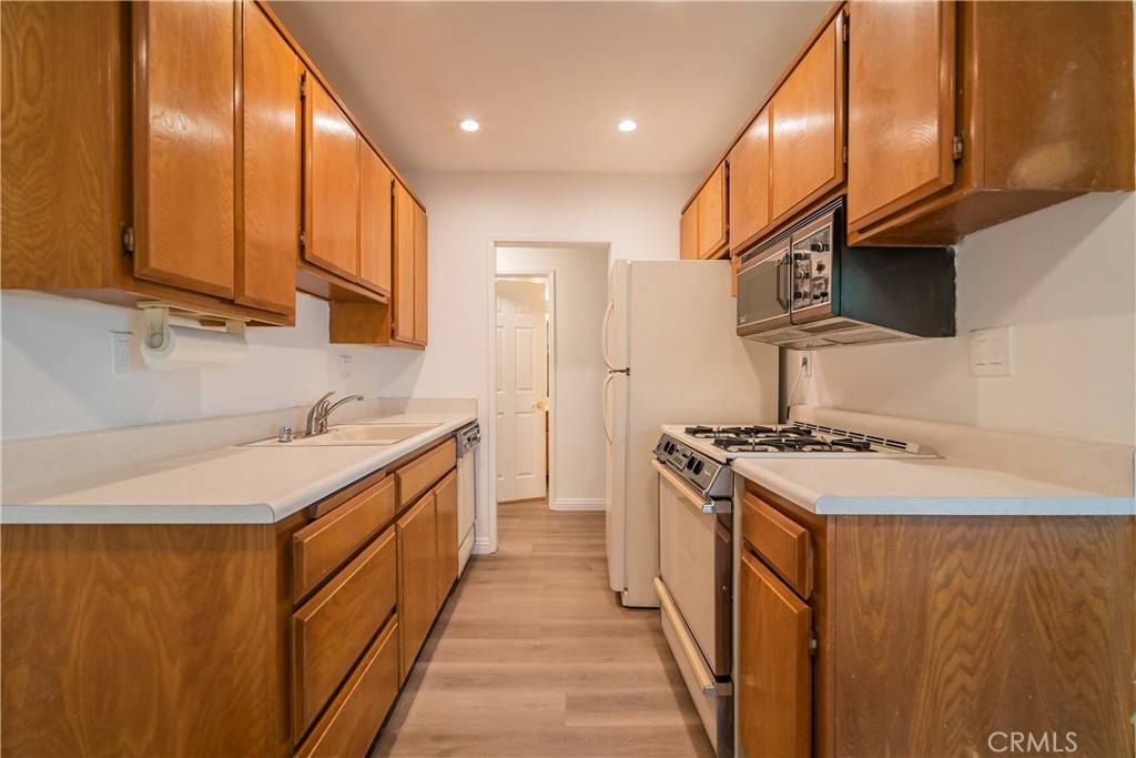 La Habra, CA 90631,951 S Idaho ST #81