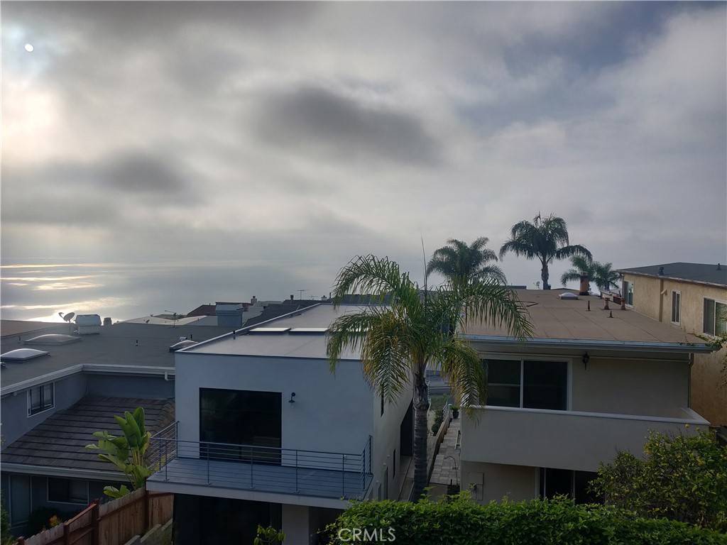 Laguna Beach, CA 92651,883 Santa Ana ST