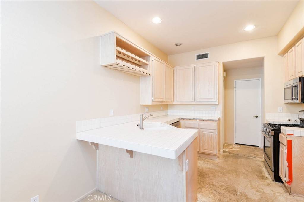 Aliso Viejo, CA 92656,5 Ovation Lane