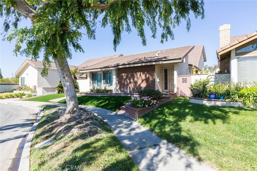 Tustin, CA 92780,2151 Sweetbriar RD