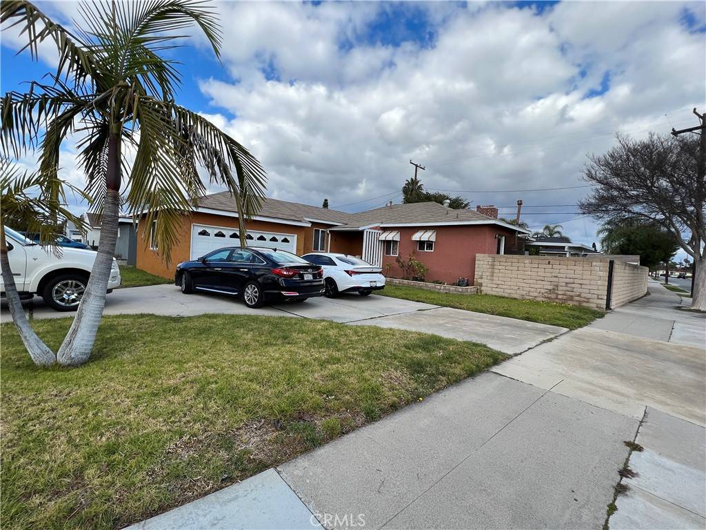 Anaheim, CA 92805,202 N Larch ST