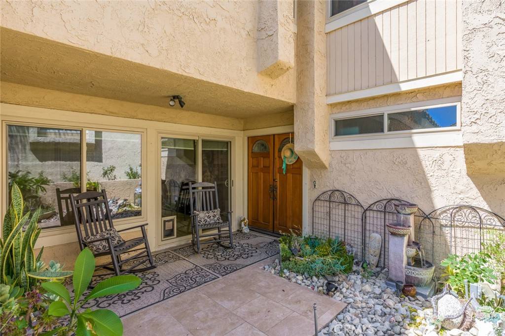 Fullerton, CA 92835,527 Riviera CT