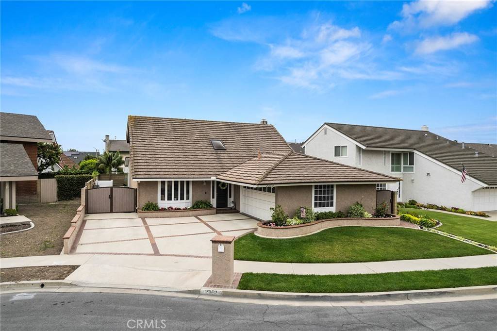 Tustin, CA 92780,2352 Caper Tree DR