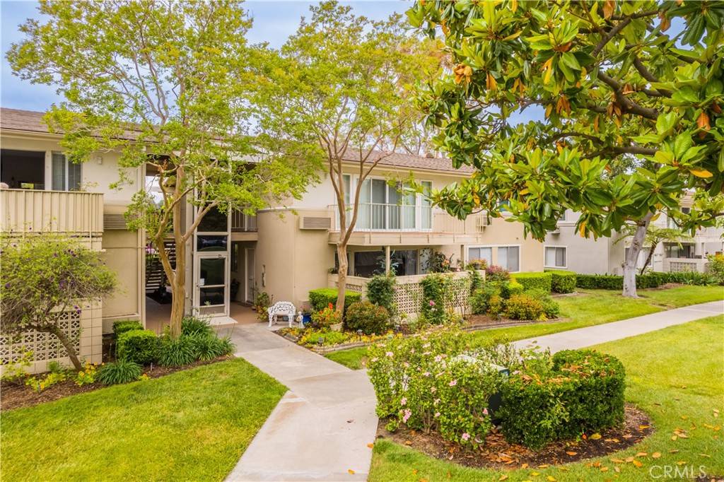 Laguna Woods, CA 92637,324 Avenida Carmel #P