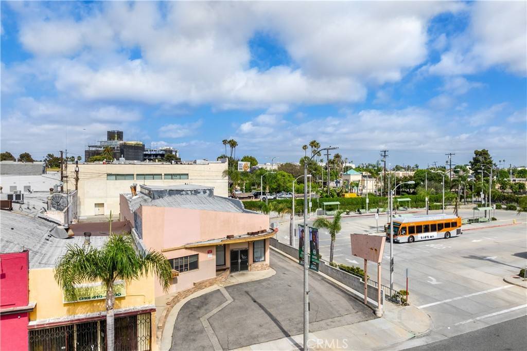 Inglewood, CA 90301,320 S La Brea AVE