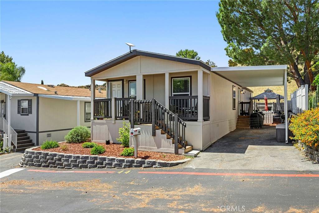 Castaic, CA 91384,30000 Hasley Canyon Road #44