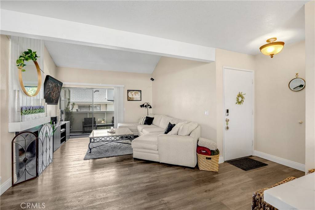 La Habra, CA 90631,1042 E La Habra BLVD #227