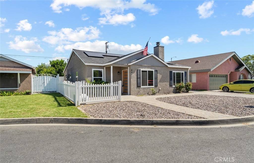 Downey, CA 90242,8411 Comolette ST