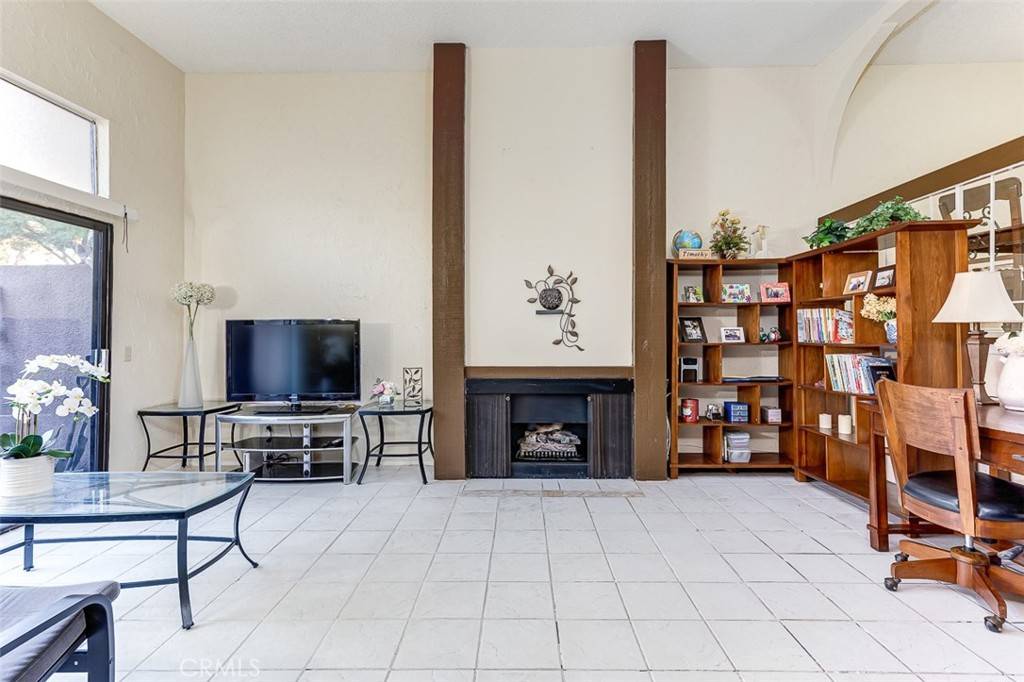 Fullerton, CA 92831,2943 Pembroke CT