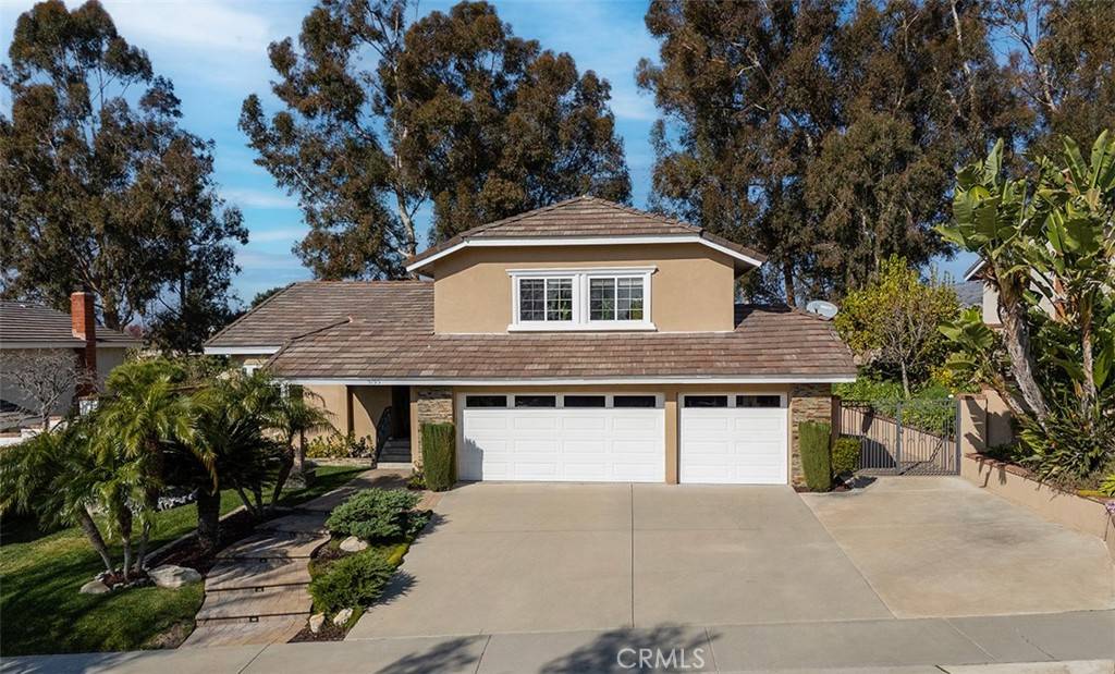 Yorba Linda, CA 92886,5195 Vista Montana