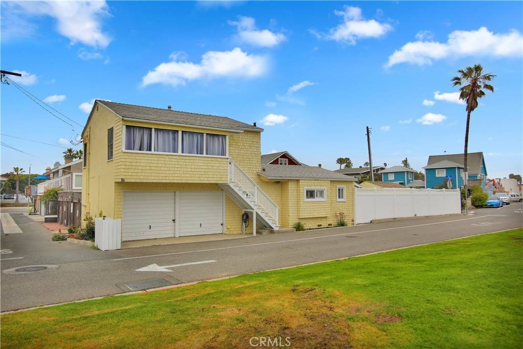 Sunset Beach, CA 90742,17125 4th ST