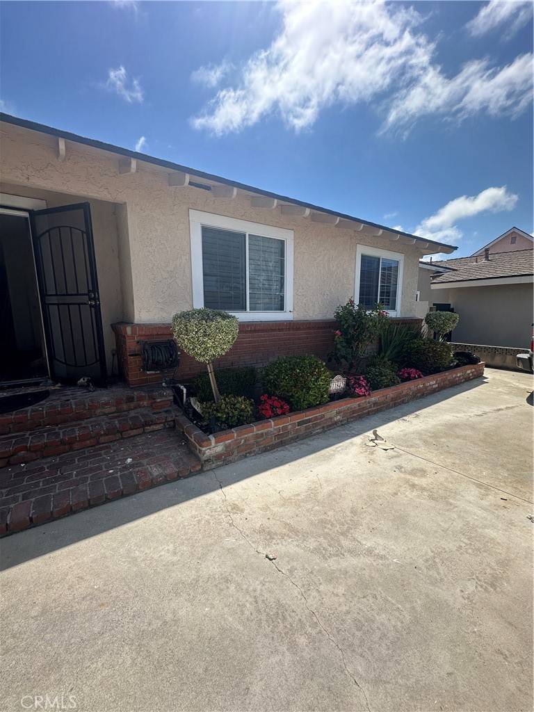 Los Alamitos, CA 90720,11842 Cherry ST