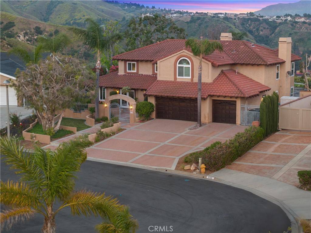 Yorba Linda, CA 92887,5330 Crescent DR