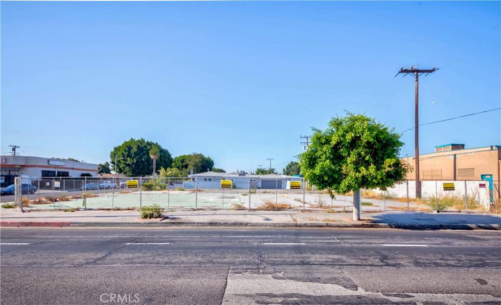 Compton, CA 90221,2416 E Alondra BLVD