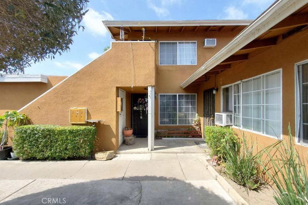 Santa Ana, CA 92707,2529 S Rosewood AVE